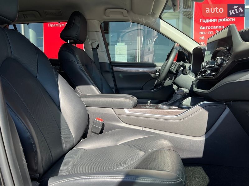 Внедорожник / Кроссовер Toyota Highlander 2024 в Виннице