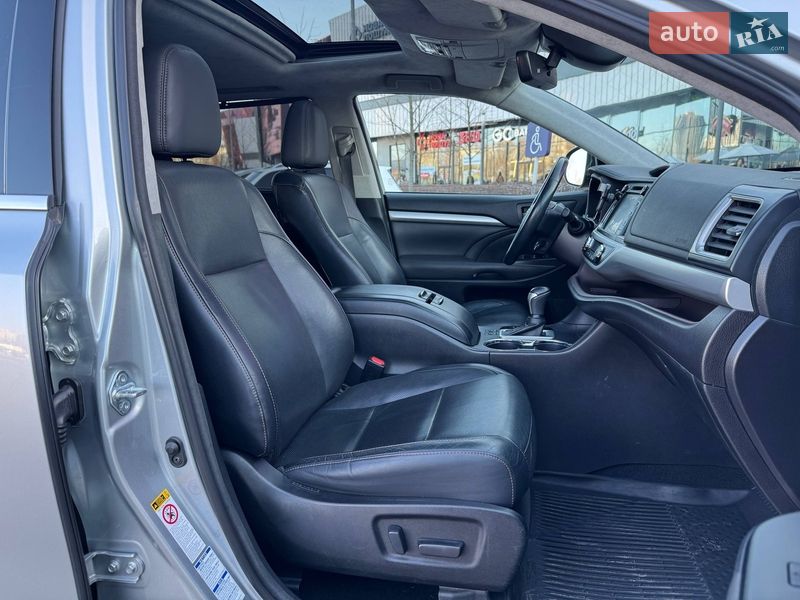 Позашляховик / Кросовер Toyota Highlander 2018 в Києві фото 19 Позашляховик / Кросовер Toyota Highlander 2018 в Києві