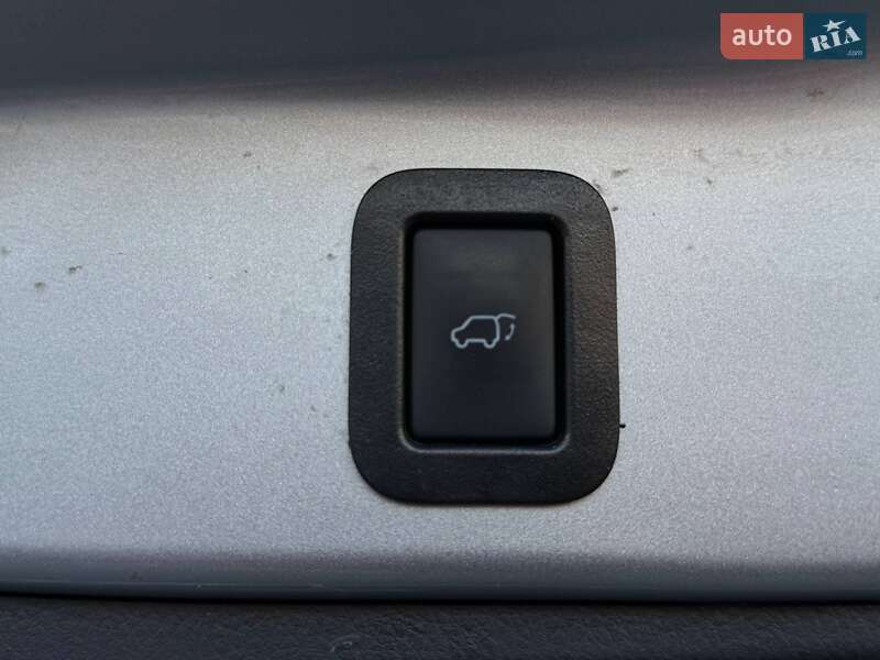 Позашляховик / Кросовер Toyota Highlander 2018 в Києві фото 42 Позашляховик / Кросовер Toyota Highlander 2018 в Києві