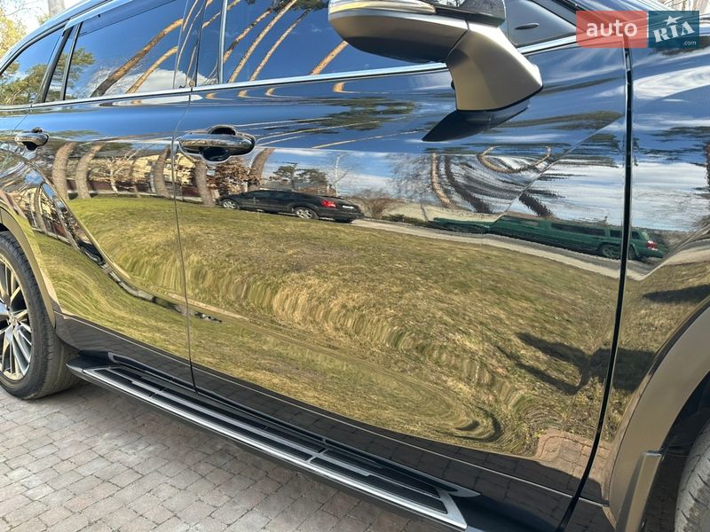 Позашляховик / Кросовер Toyota Highlander 2020 в Києві