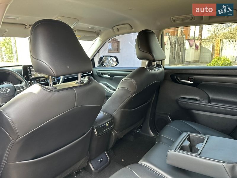 Позашляховик / Кросовер Toyota Highlander 2020 в Києві