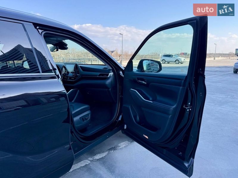 Внедорожник / Кроссовер Toyota Highlander 2020 в Киеве