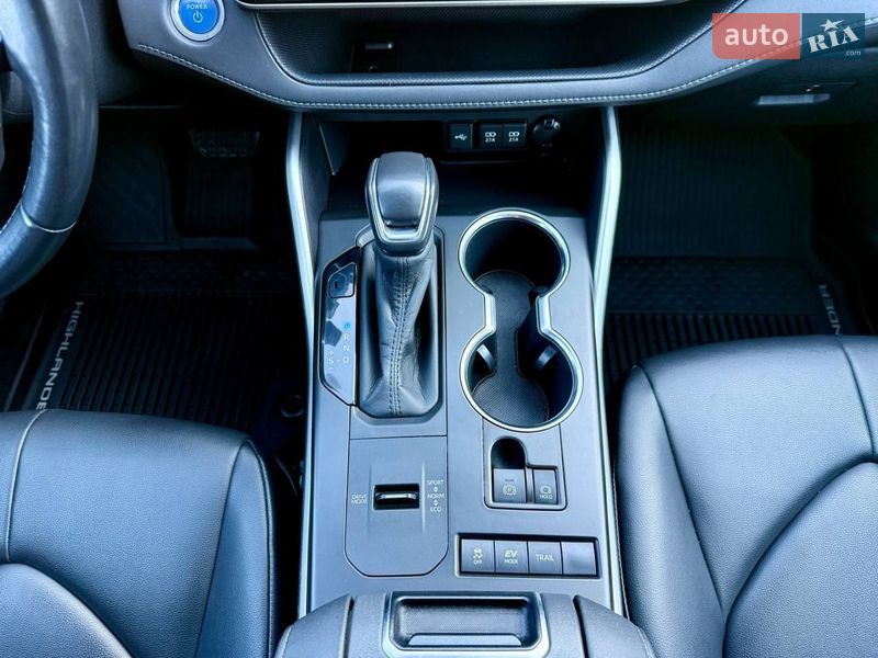 Внедорожник / Кроссовер Toyota Highlander 2020 в Киеве