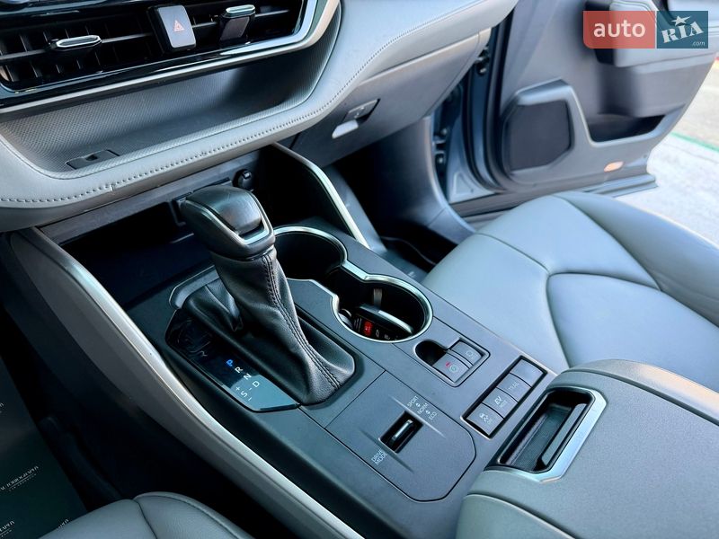Позашляховик / Кросовер Toyota Highlander 2021 в Києві