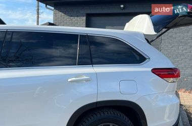 Позашляховик / Кросовер Toyota Highlander 2017 в Ніжині