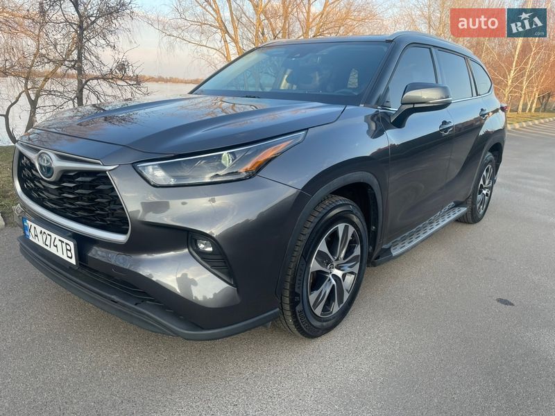 Позашляховик / Кросовер Toyota Highlander 2022 в Києві