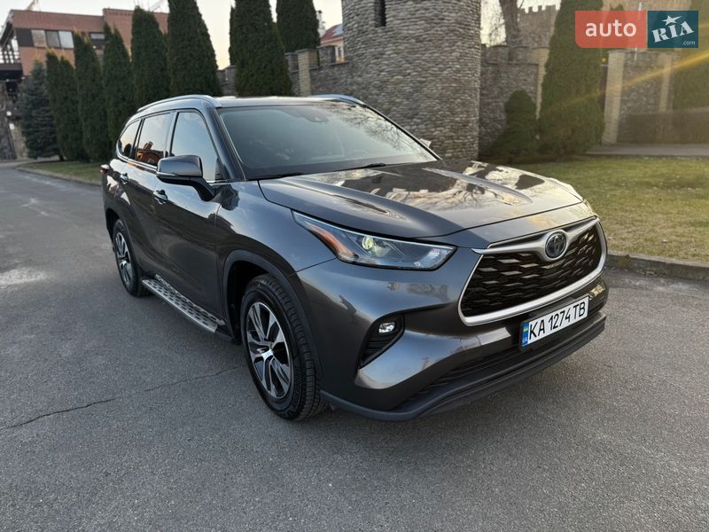 Позашляховик / Кросовер Toyota Highlander 2022 в Києві