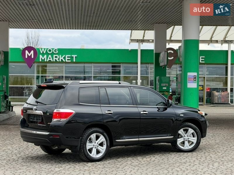 Внедорожник / Кроссовер Toyota Highlander 2014 в Киеве