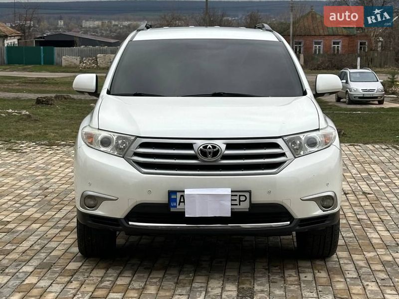 Внедорожник / Кроссовер Toyota Highlander 2012 в Чугуеве