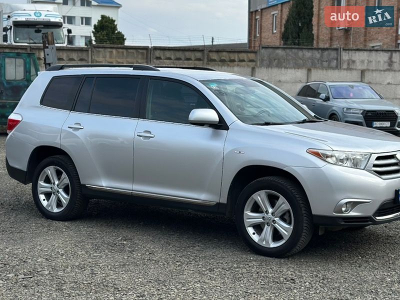 Внедорожник / Кроссовер Toyota Highlander 2011 в Луцке