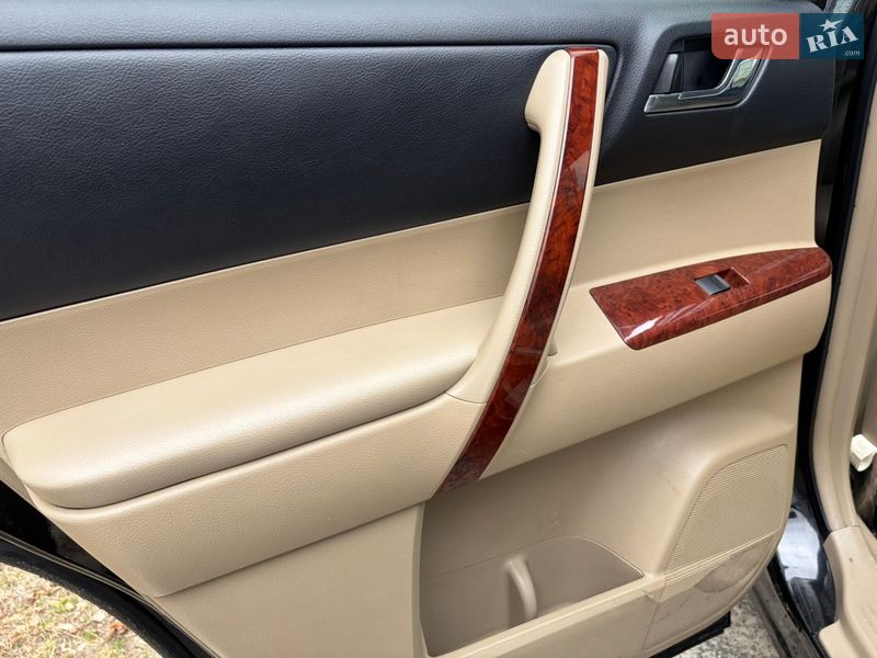 Внедорожник / Кроссовер Toyota Highlander 2012 в Харькове