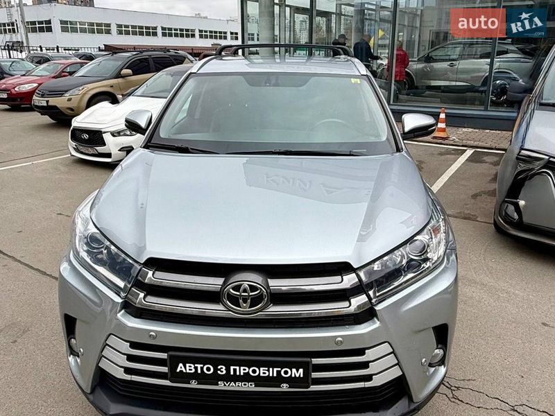 Внедорожник / Кроссовер Toyota Highlander 2017 в Киеве