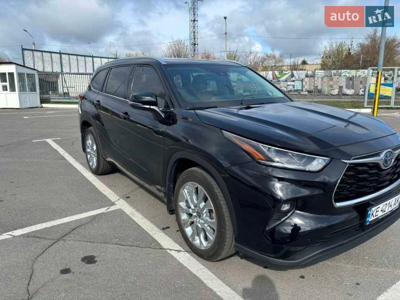 Внедорожник / Кроссовер Toyota Highlander 2023 в Днепре