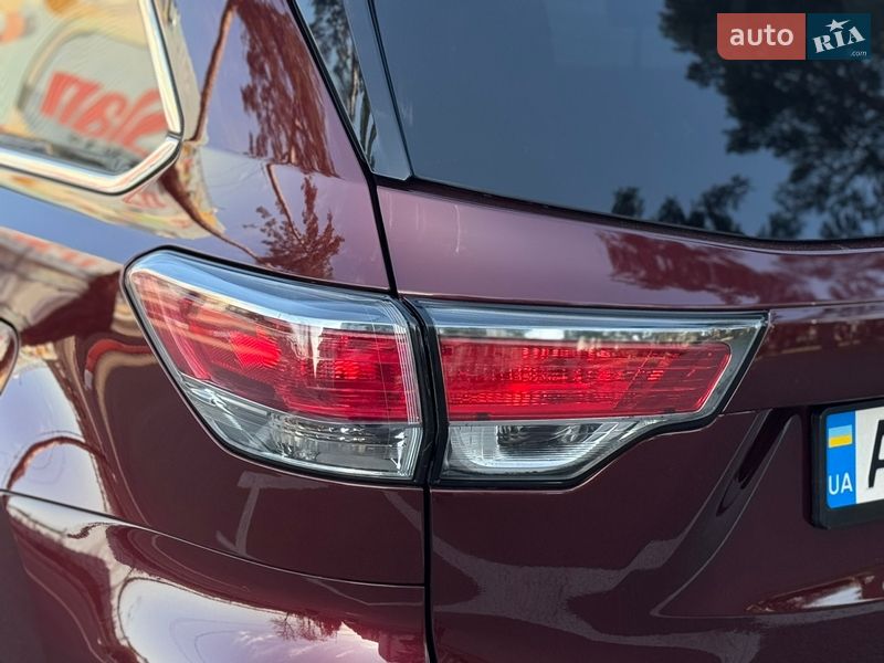 Позашляховик / Кросовер Toyota Highlander 2015 в Києві