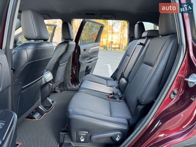 Позашляховик / Кросовер Toyota Highlander 2015 в Києві