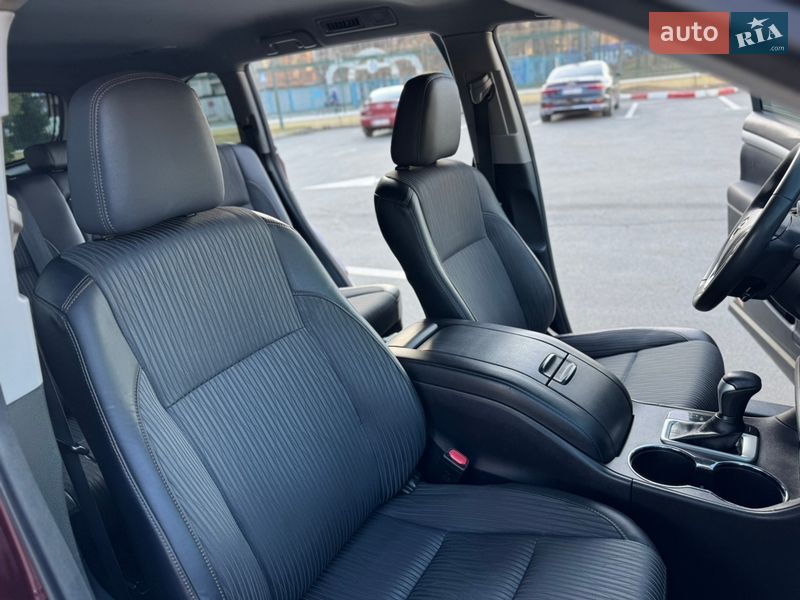 Позашляховик / Кросовер Toyota Highlander 2015 в Києві