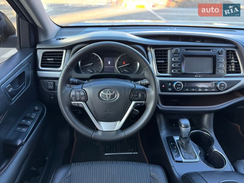 Позашляховик / Кросовер Toyota Highlander 2015 в Києві