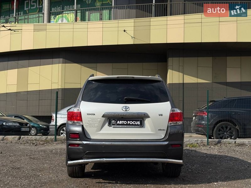 Внедорожник / Кроссовер Toyota Highlander 2012 в Киеве
