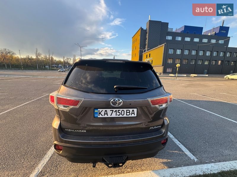 Позашляховик / Кросовер Toyota Highlander 2014 в Києві