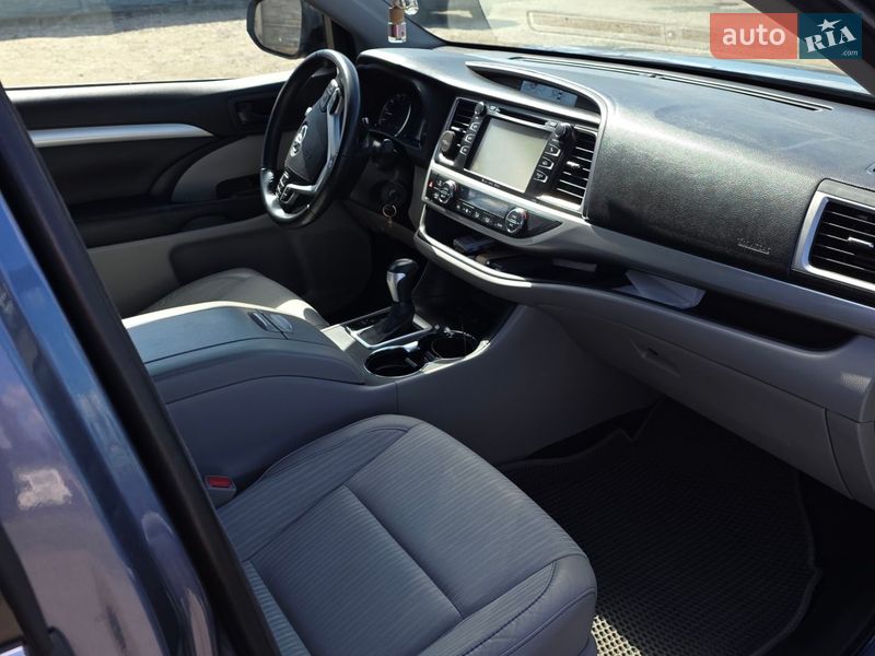 Позашляховик / Кросовер Toyota Highlander 2017 в Києві фото 10 Позашляховик / Кросовер Toyota Highlander 2017 в Києві
