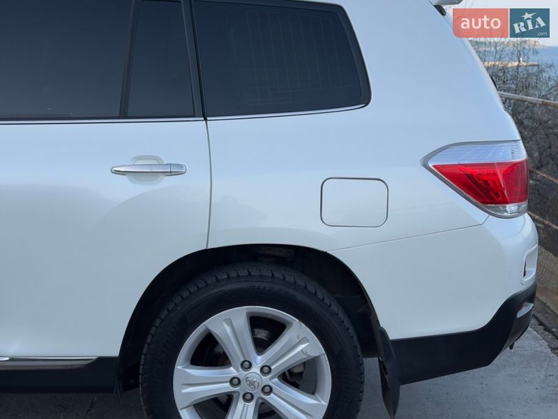 Позашляховик / Кросовер Toyota Highlander 2013 в Одесі