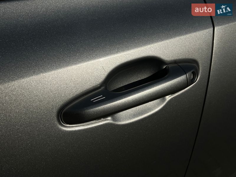 Внедорожник / Кроссовер Toyota Highlander 2018 в Чернигове