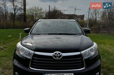 Позашляховик / Кросовер Toyota Highlander 2016 в Луцьку