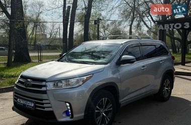 Внедорожник / Кроссовер Toyota Highlander 2019 в Запорожье