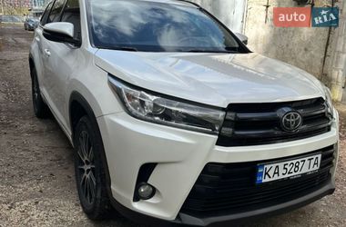 Внедорожник / Кроссовер Toyota Highlander 2018 в Киеве