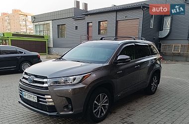 Внедорожник / Кроссовер Toyota Highlander 2017 в Днепре