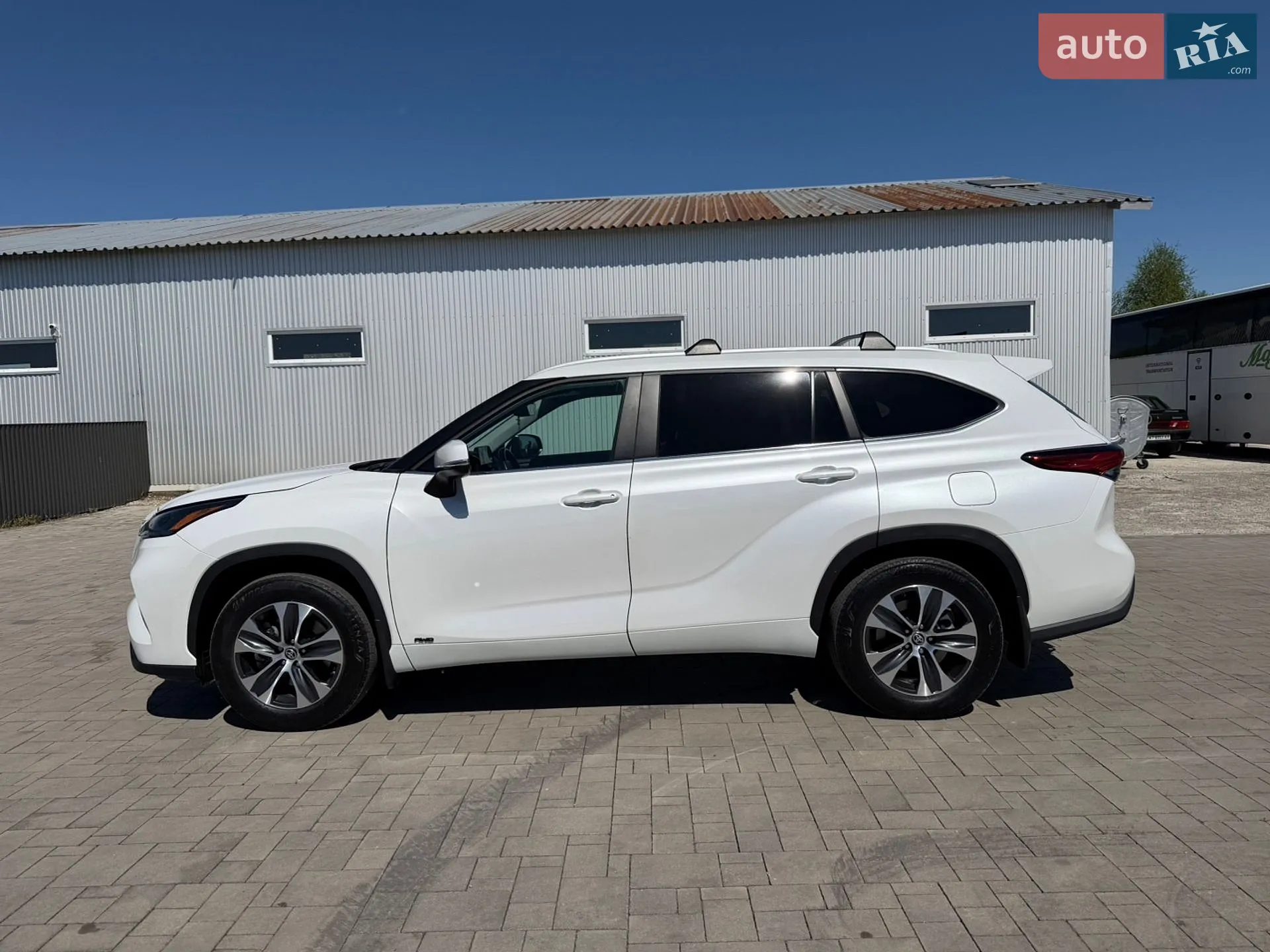Toyota Highlander 2023 VIN 5TDKBRCH9PS132299 фото оголошення 4 з 5