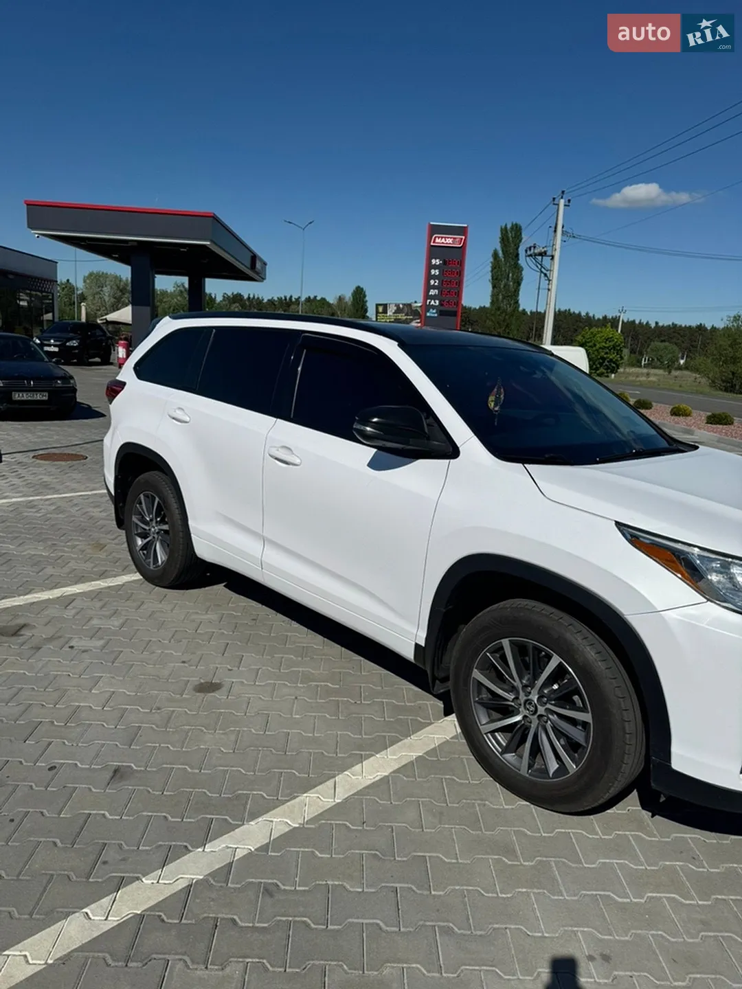 2017 Toyota Highlander - мініатюра 2