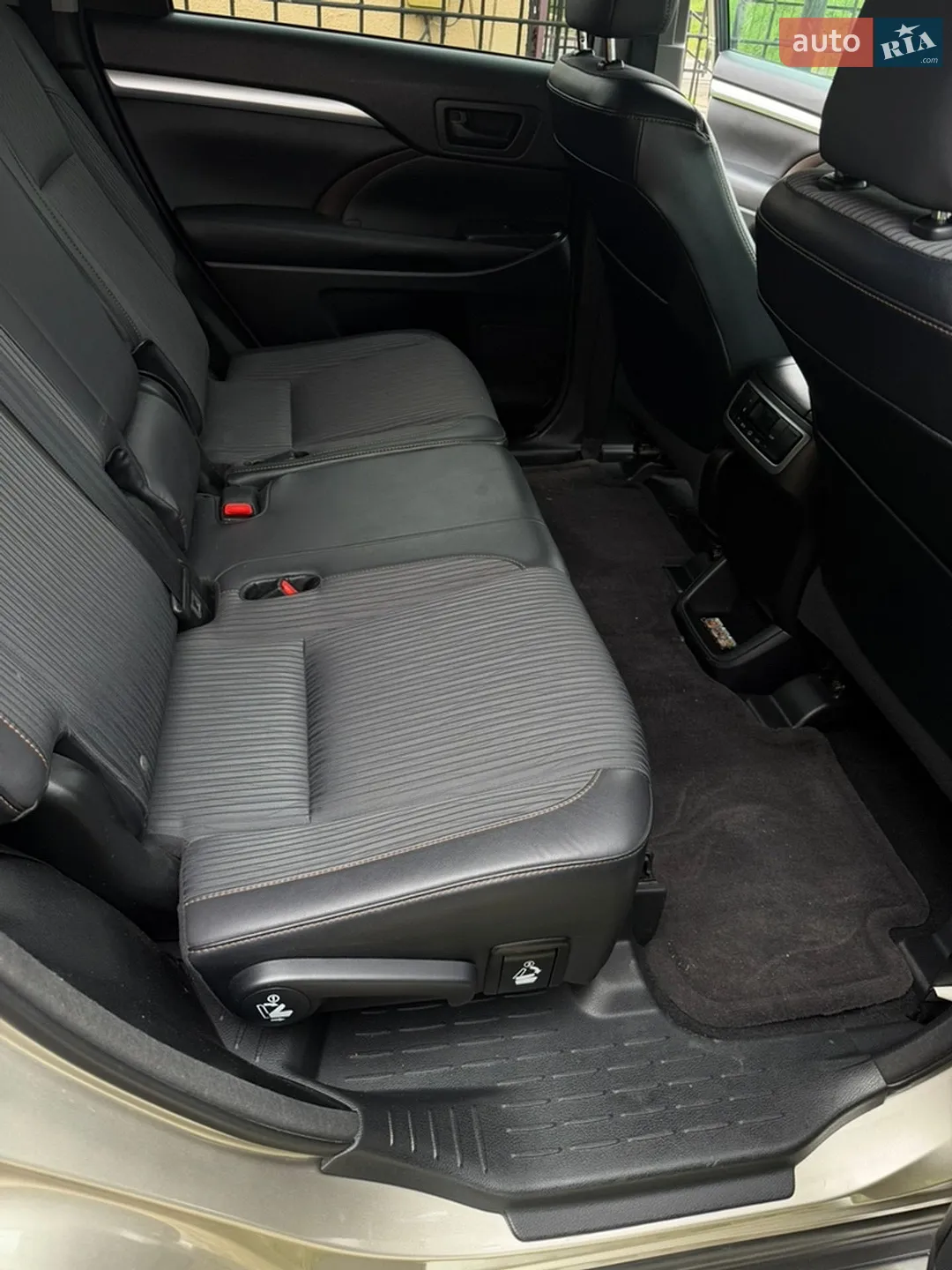 2015 Toyota Highlander - мініатюра 31