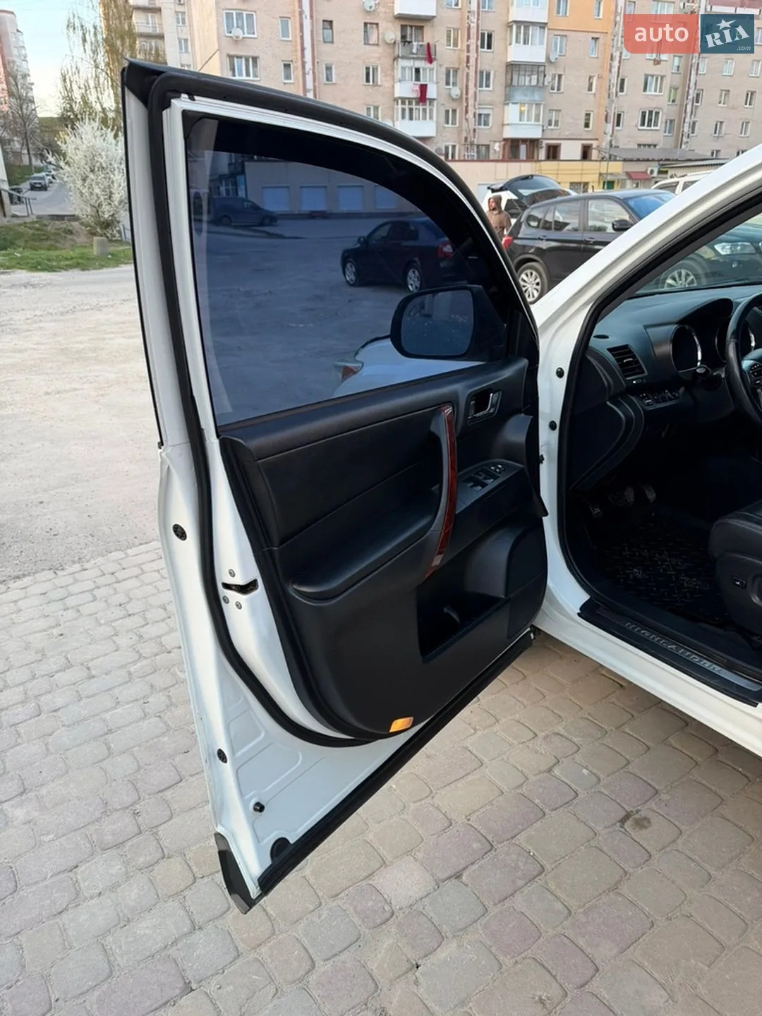 2011 Toyota Highlander - мініатюра 16