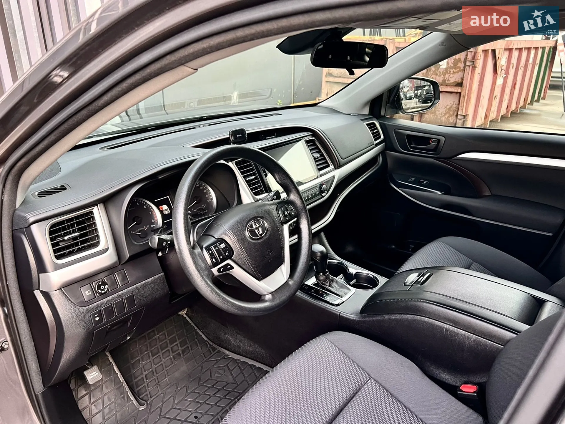 2017 Toyota Highlander - мініатюра 17