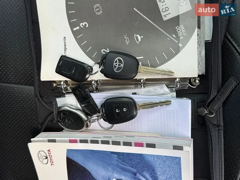 Внедорожник / Кроссовер Toyota Highlander 2014 в Баре документ 2 фото Внедорожник / Кроссовер Toyota Highlander 2014 в Баре документ