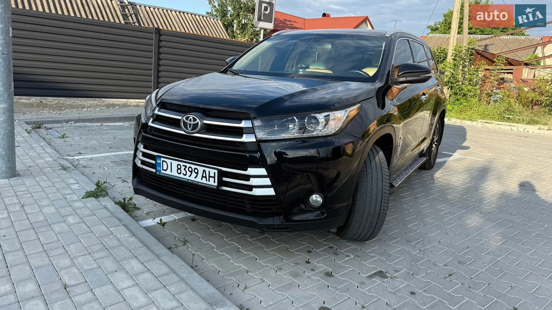 2017 Toyota Highlander - фото 1