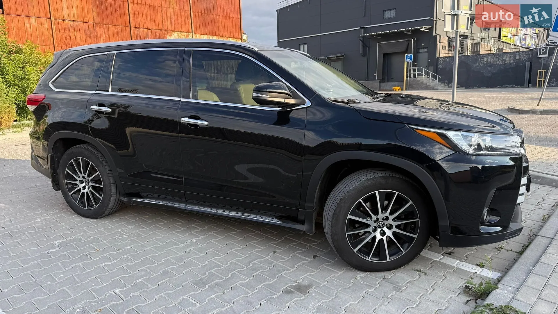 2017 Toyota Highlander - мініатюра 9