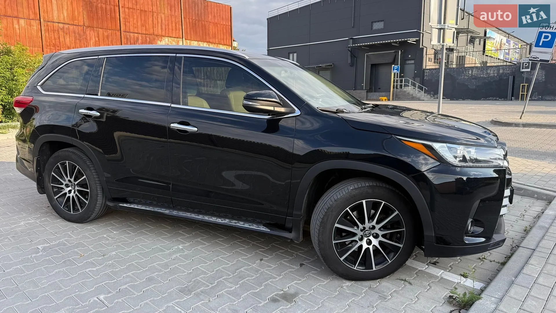 2017 Toyota Highlander - мініатюра 10