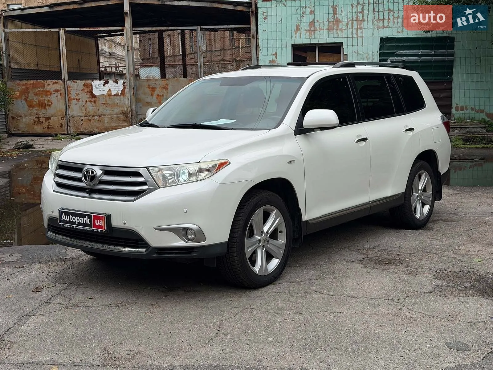 2011 Toyota Highlander - фото 1