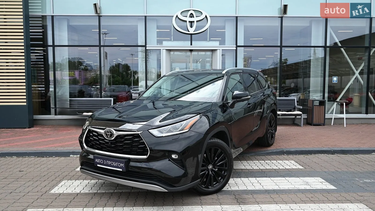 2025 Toyota Highlander - фото 1