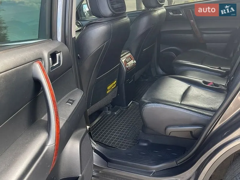 Toyota Highlander 2011