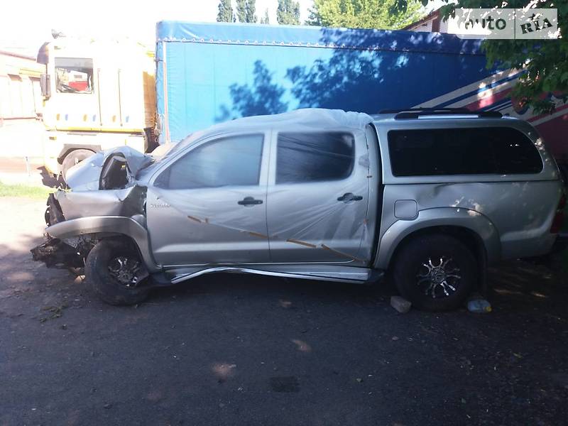 Toyota Hilux 2013 року