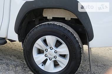 Пикап Toyota Hilux 2015 в 