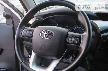 Пикап Toyota Hilux 2015 в 