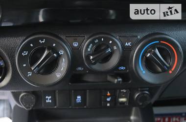 Пикап Toyota Hilux 2015 в 