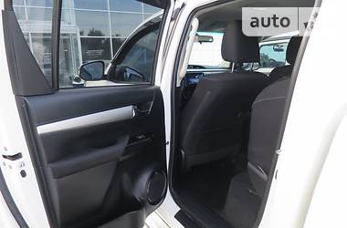 Пикап Toyota Hilux 2015 в 