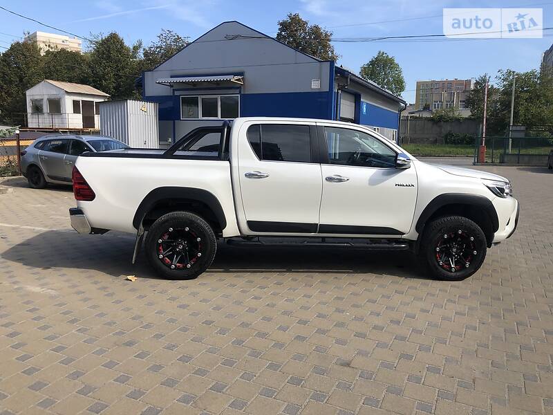 Пікап Toyota Hilux 2017 в Львові