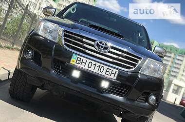 Позашляховик / Кросовер Toyota Hilux 2014 в 