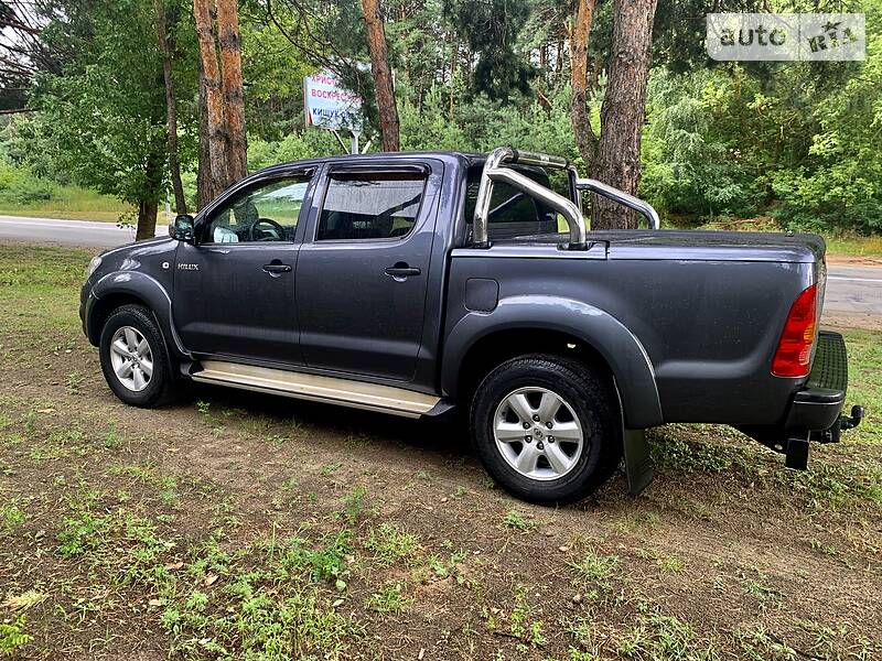 Пікап Toyota Hilux 2011 в Києві